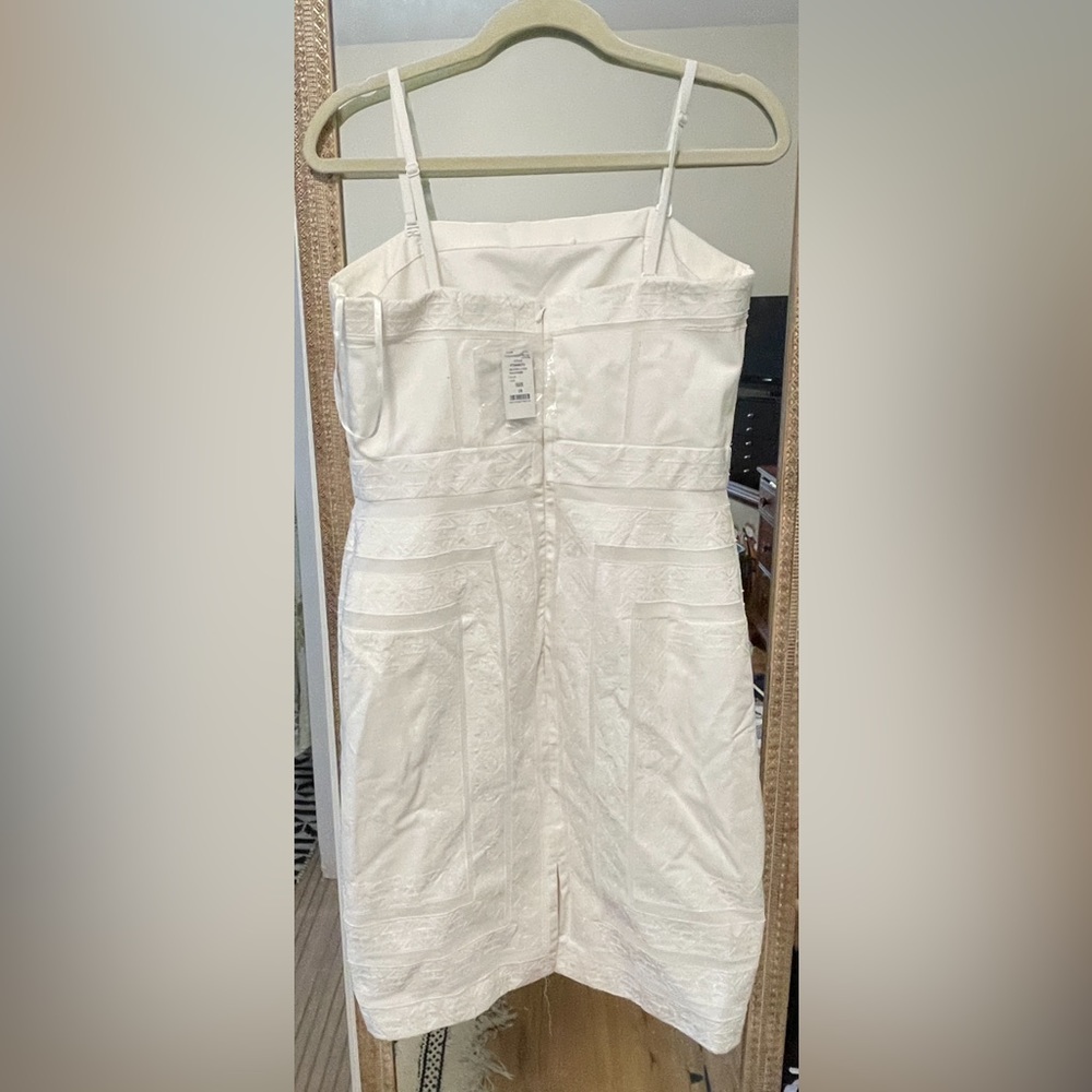 Dress - Picture 7 of 7